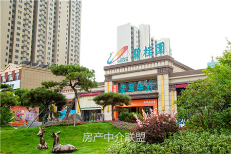 港基文华园东区2室2厅1卫65万93m2中档装修出售